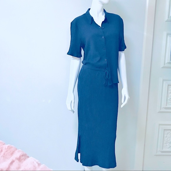 🏝Vacay Ready 2pc Skirt Set; Top & MIDI Skirt🏝 - Picture 2 of 16